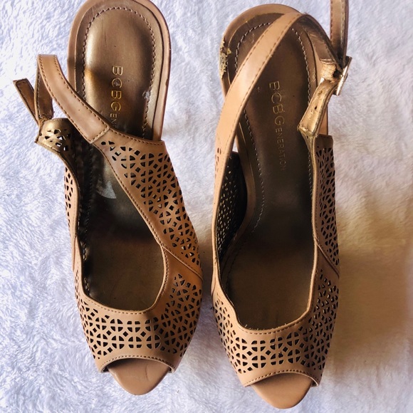 Beige heels - Picture 2 of 4